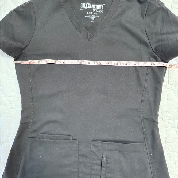 Grey’s Anatomy Scrub Black Top in xs - Picture 7 of 8